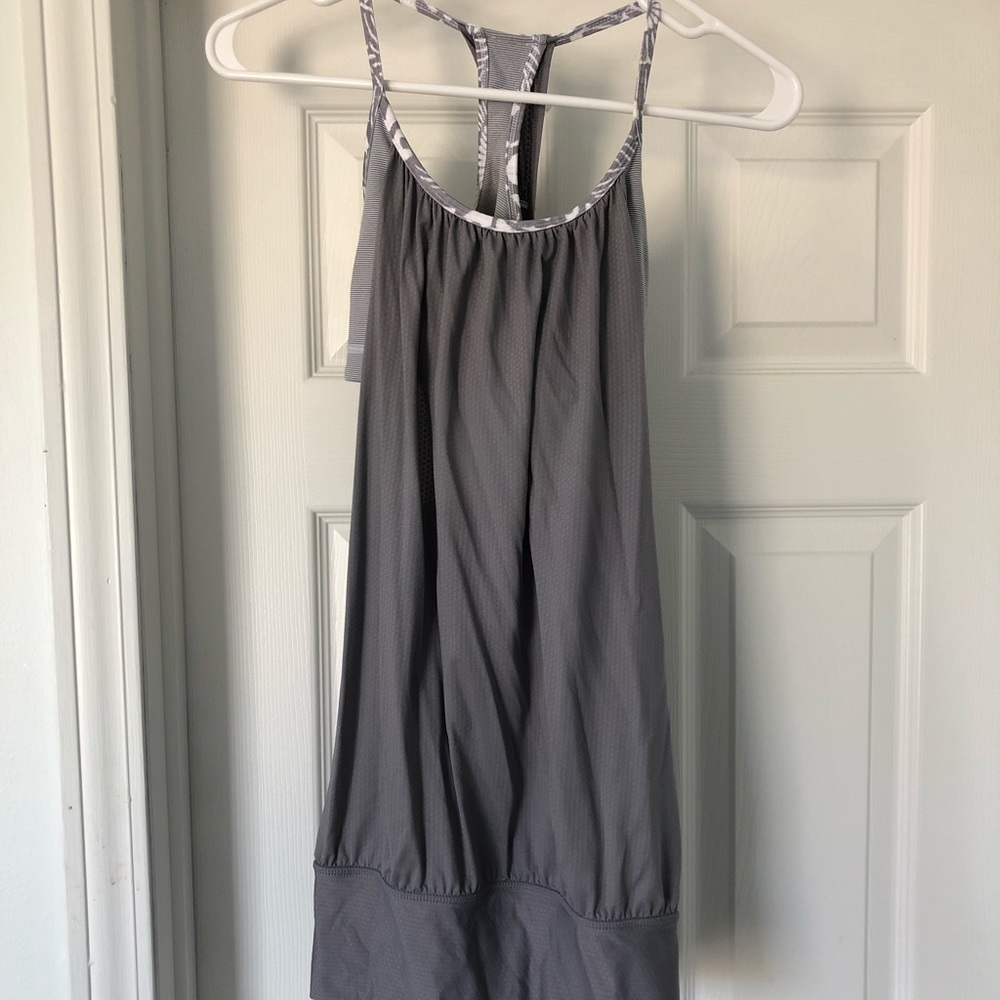 Lululemon Let it Loose tank, size 6.